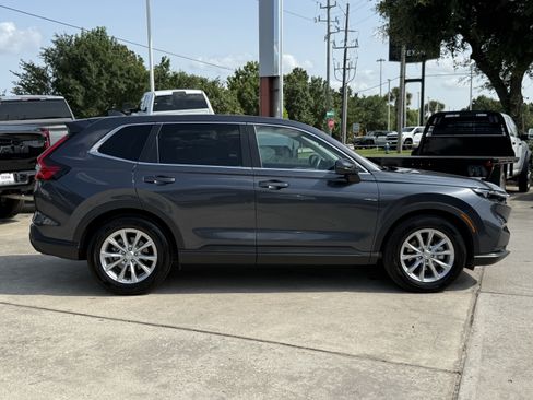 Used 2025 Honda CR-V EX image 3