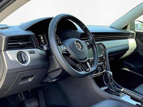 Used 2022 Volkswagen Passat 2.0T SE image 18