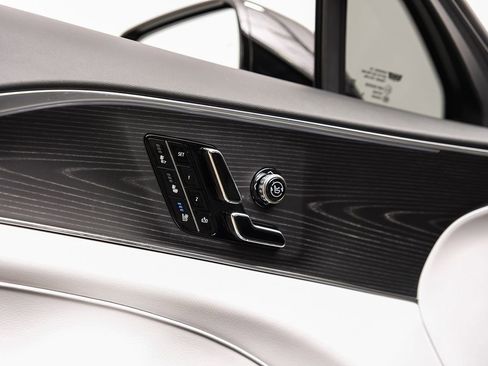 Used 2025 Cadillac Lyriq Luxury image 43