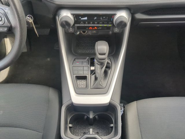 Used 2025 Toyota RAV4 LE AWD/4WD image 20