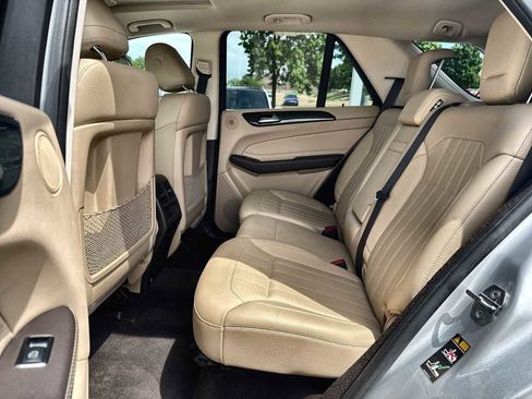 Used 2019 Mercedes-Benz GLE 400 4MATIC image 4