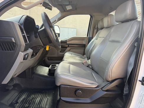 Used 2018 Ford F550 2WD Regular Cab Super Duty image 14