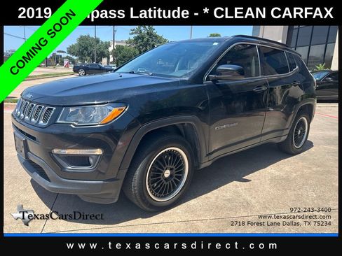 Used 2019 Jeep Compass Latitude FWD image 1
