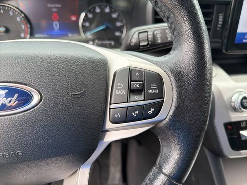 Used 2021 Ford Explorer XLT AWD/4WD image 21