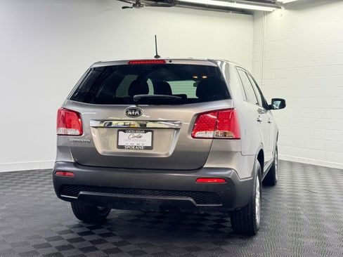 Used 2013 Kia Sorento LX image 4