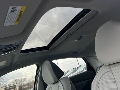 New 2024 Hyundai Elantra Limited image 33