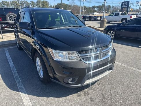 Used 2017 Dodge Journey SXT w/ Comfort/Convenience Group image 1