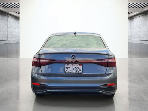 Certified 2025 Volkswagen Jetta Sport FWD image 8