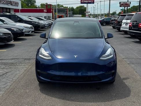 Used 2021 Tesla Model Y Long Range AWD/4WD image 2