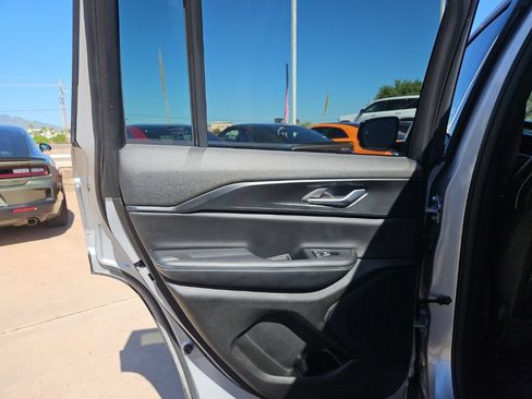 Certified 2023 Jeep Grand Cherokee Altitude AWD/4WD image 15