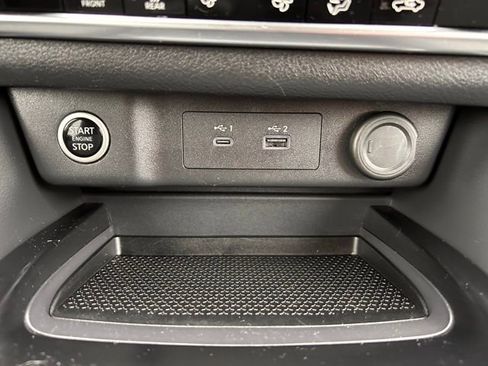 Used 2023 Nissan Rogue SV image 16