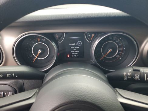 Used 2018 Jeep Wrangler Sport AWD/4WD image 18