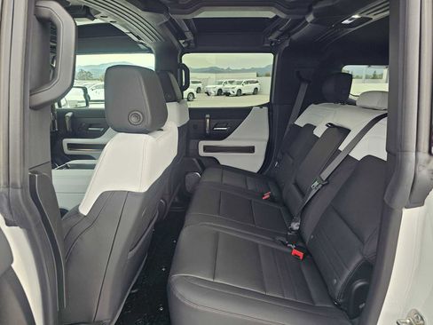 Used 2024 GMC Hummer EV 2X w/ Extreme Off-Road Package image 17