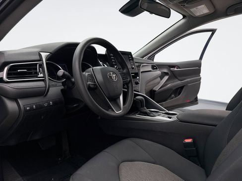 Used 2021 Toyota Camry LE image 10