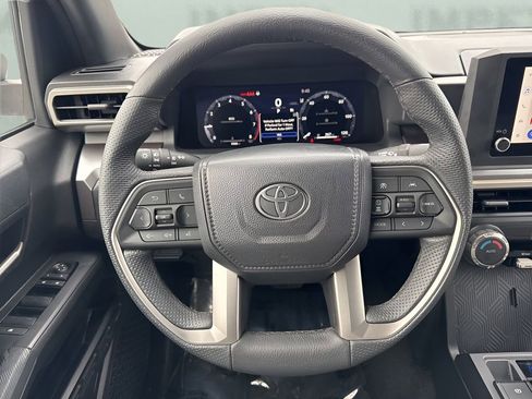 Used 2025 Toyota Tacoma TRD Off-Road image 12