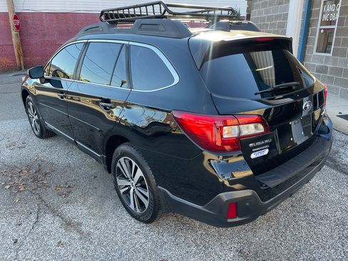 Used 2018 Subaru Outback 2.5i Limited image 7