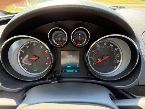 Used 2011 Buick Regal CXL w/ RL4 Preferred Equipment Group FWD image 10