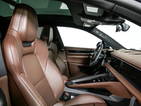 New 2026 Porsche Macan Electric image 24