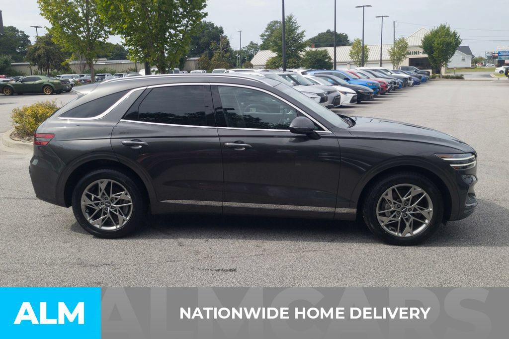 Used 2025 Genesis GV70 2.5T AWD/4WD image 4