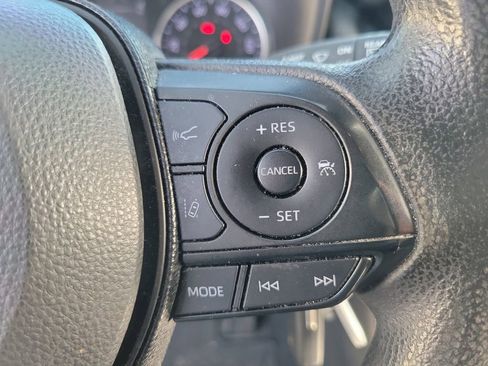 Used 2021 Toyota RAV4 LE image 23