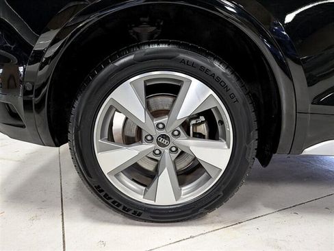 Used 2023 Audi Q5 Prestige w/ Prestige Package image 13