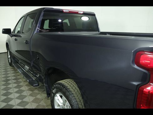 Used 2022 Chevrolet Silverado 1500 LT image 17
