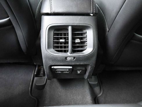 Used 2019 Jeep Cherokee Limited AWD/4WD image 13