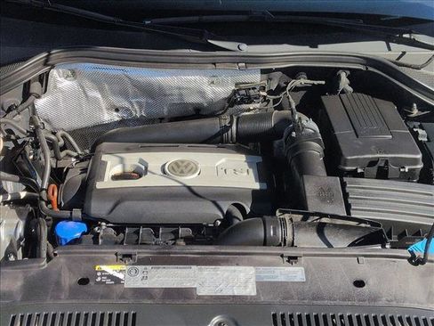 Used 2013 Volkswagen Tiguan SE image 23