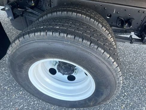 New 2024 Chevrolet Low Cab Forward image 10