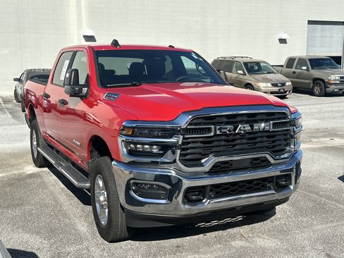 Used 2026 RAM 2500 Big Horn AWD/4WD image 3