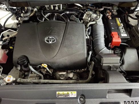 Used 2021 Toyota Highlander XLE AWD/4WD image 28