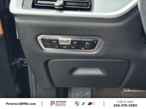 Used 2023 BMW X7 xDrive40i w/ Premium Package image 30