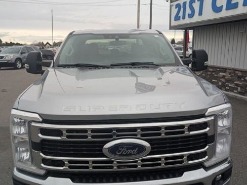 Used 2024 Ford F350 XLT image 2