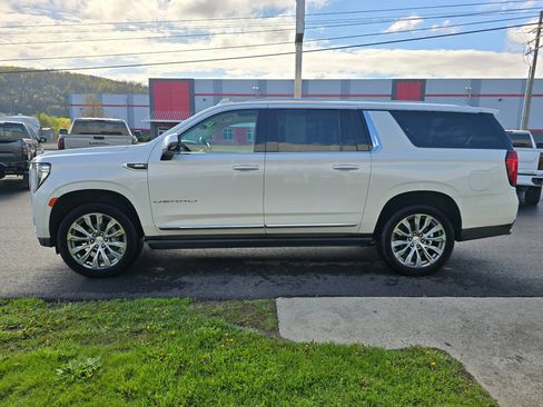 Used 2022 GMC Yukon XL Denali w/ Denali Ultimate Package AWD/4WD image 7