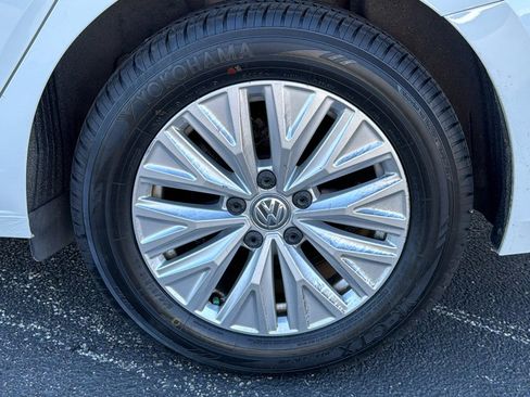 Used 2019 Volkswagen Jetta S image 9