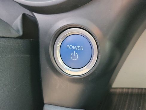 Used 2024 Toyota Sienna Limited image 31