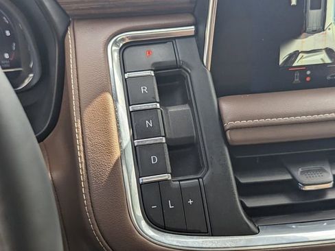 Used 2024 Chevrolet Tahoe High Country w/ Advanced Technology Package image 25