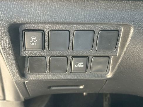 Used 2019 Nissan Pathfinder S AWD/4WD image 29