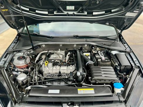 Used 2021 Volkswagen Golf 4-Door image 15