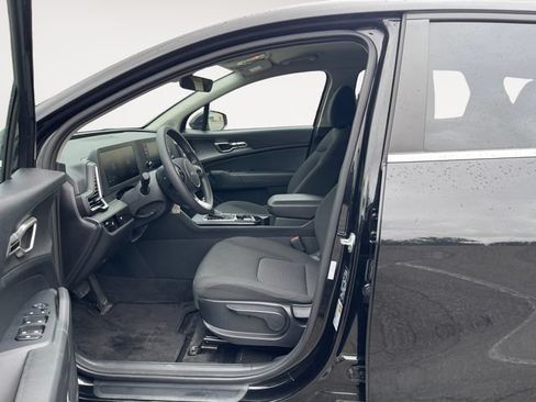 Used 2024 Kia Sportage LX FWD image 9