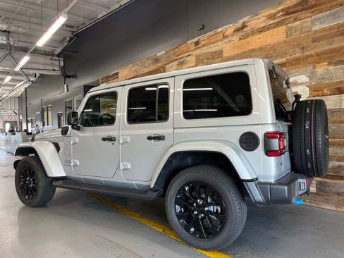 Used 2023 Jeep Wrangler Unlimited Sahara w/ Cold Weather Group AWD/4WD image 20