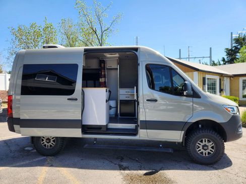 Used 2024 Mercedes-Benz Sprinter 2500 image 1