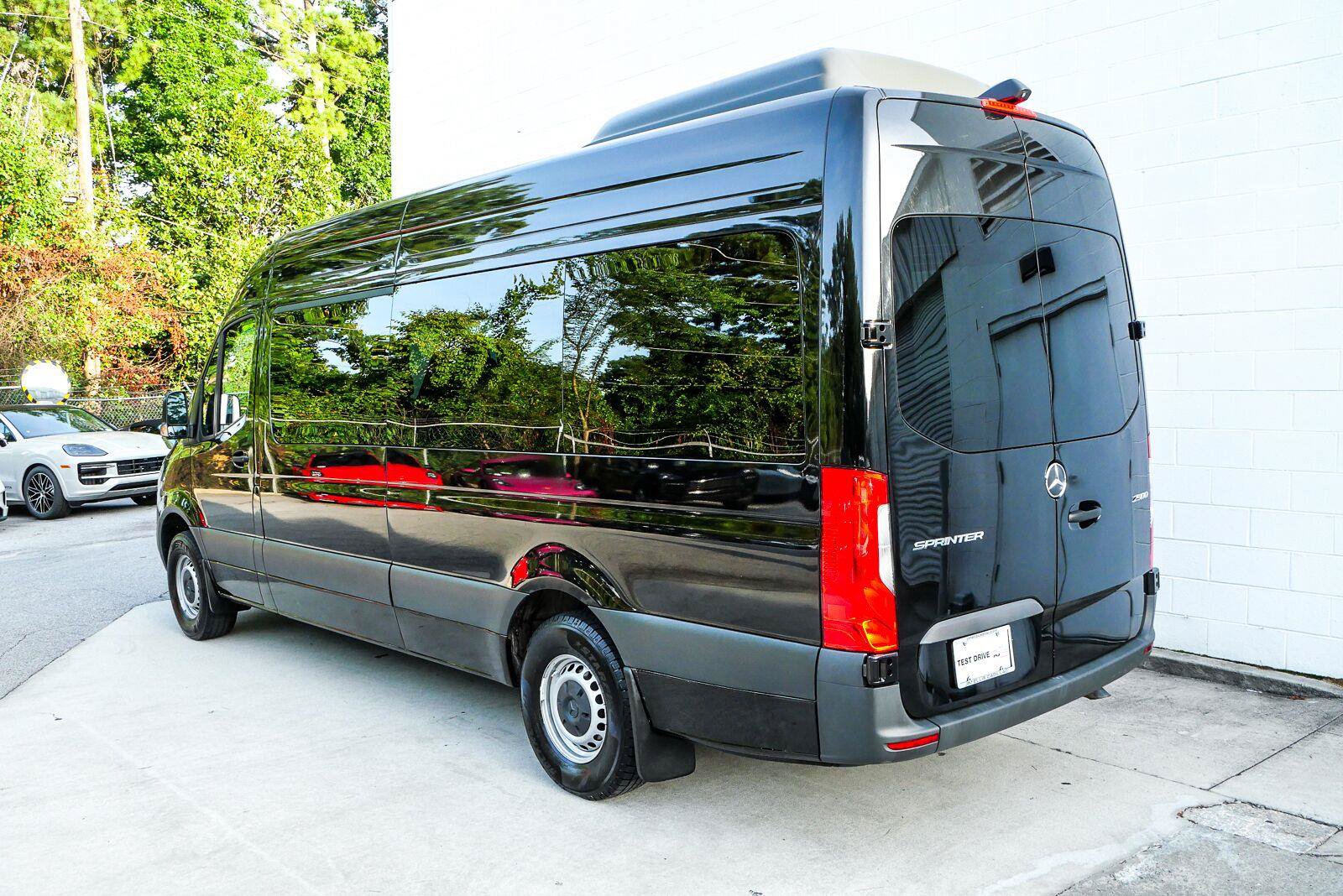Used 2025 Mercedes-Benz Sprinter 2500 image 24