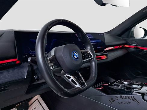 Used 2024 BMW i5 eDrive40i w/ M Sport Package image 9