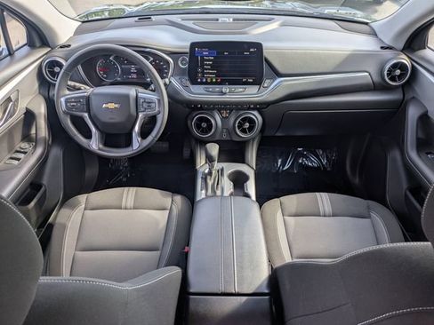 Used 2025 Chevrolet Blazer LT FWD image 15