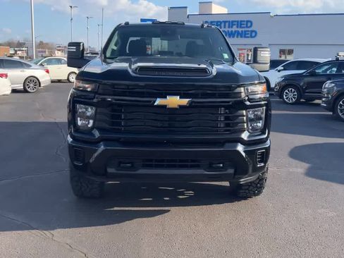 Used 2024 Chevrolet Silverado 2500 Custom w/ Custom Convenience Package image 6