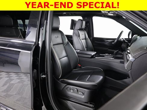 Used 2021 Cadillac Escalade ESV Sport w/ Driver Assist Tech Package image 32