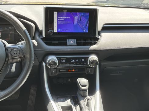 Used 2025 Toyota RAV4 XLE w/ Convenience Package image 30