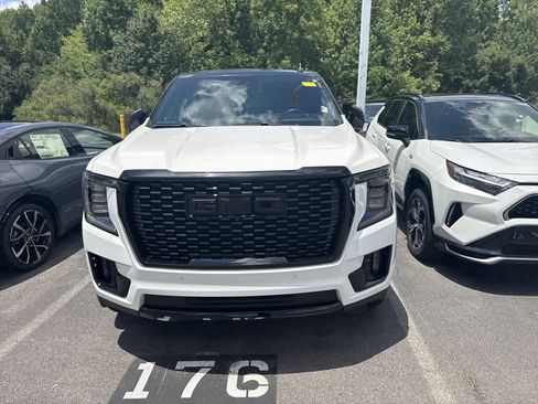 Used 2023 GMC Yukon XL Denali w/ Max Trailering Package AWD/4WD image 2