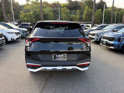 Used 2023 Kia Sportage LX FWD image 7